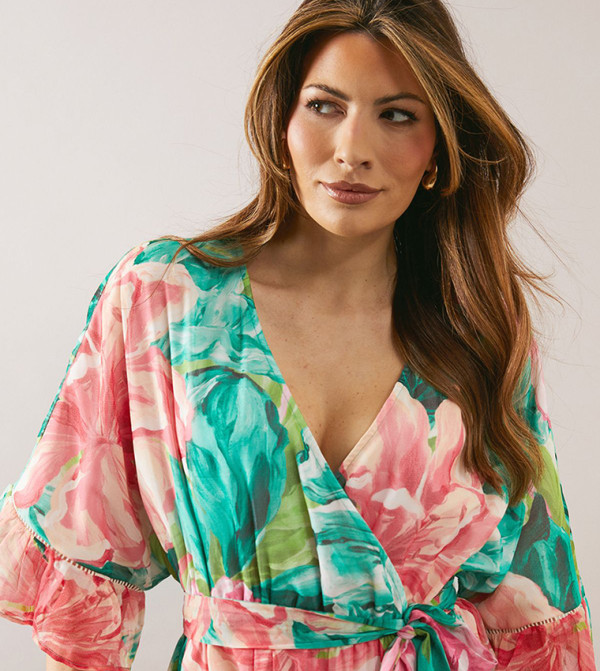 واليس  واليس - متعدد Midi Dresses