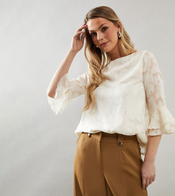 واليس  واليس - أبيض Casual Tops
