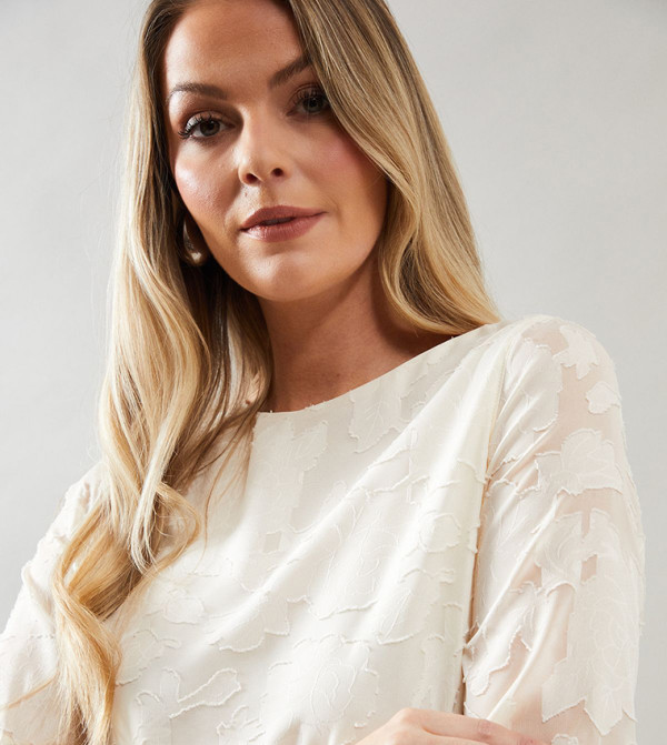 واليس  واليس - أبيض Casual Tops