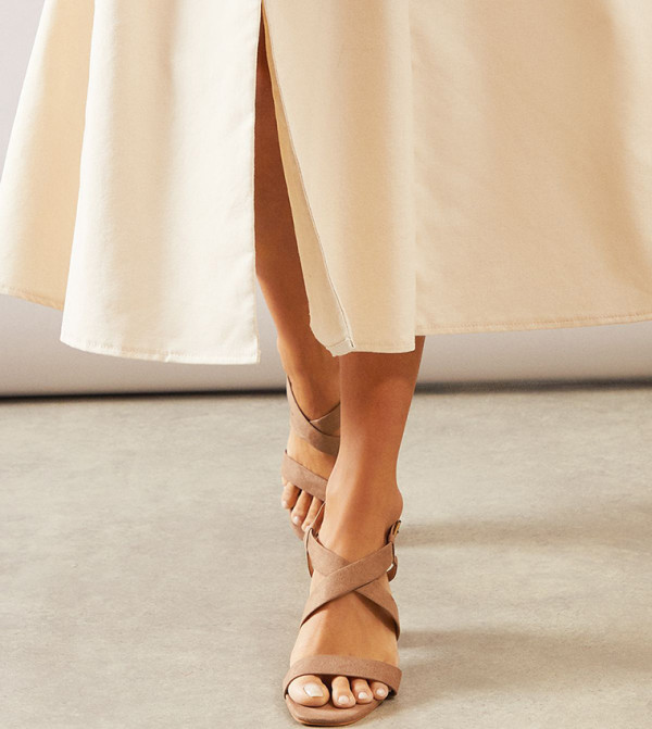 Wallis - Outlet Wallis - Outlet - Tan Heels