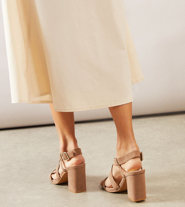 Wallis - Outlet Wallis - Outlet - Tan Heels