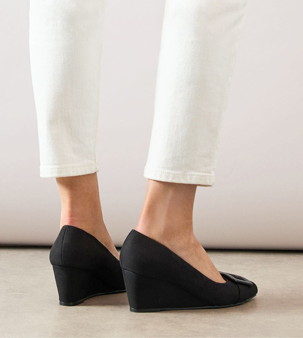 واليس - اوتليت - أسود أحذية بكعب