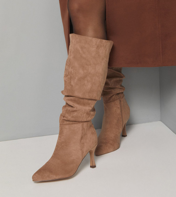 واليس - اوتليت - بيج Knee length Boots