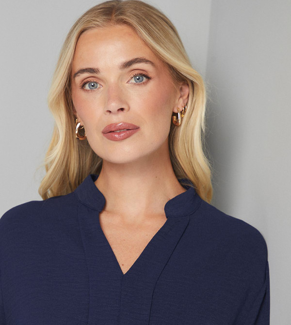 واليس واليس - كحلي Casual Tops