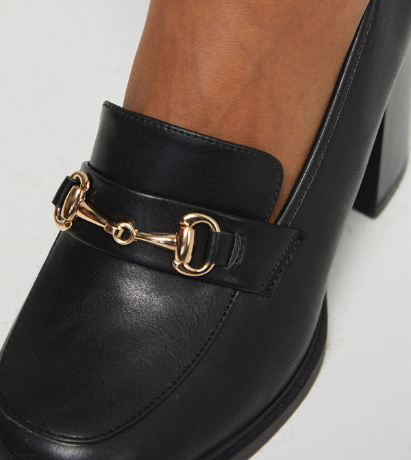 واليس - اوتليت - أسود undefined