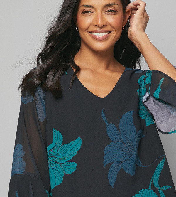 واليس   dark-romantic - أسود Casual Tops