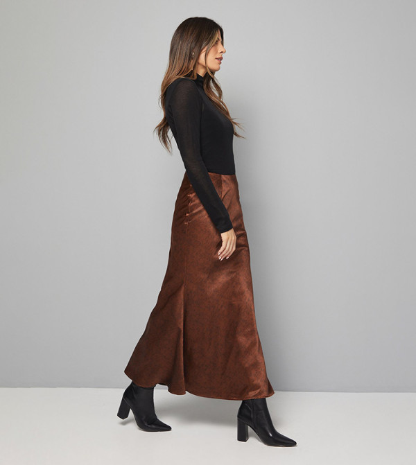 واليس واليس - بني Maxi Skirts