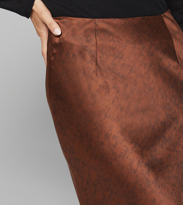 واليس واليس - بني Maxi Skirts