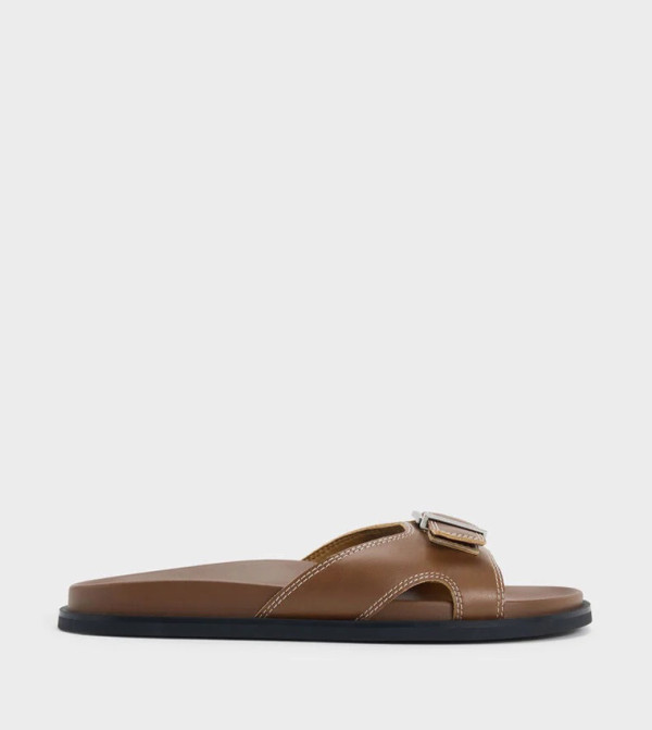 تشارلز آند كيث  الصنادل المسطحة - حنطي Flat Sandals
