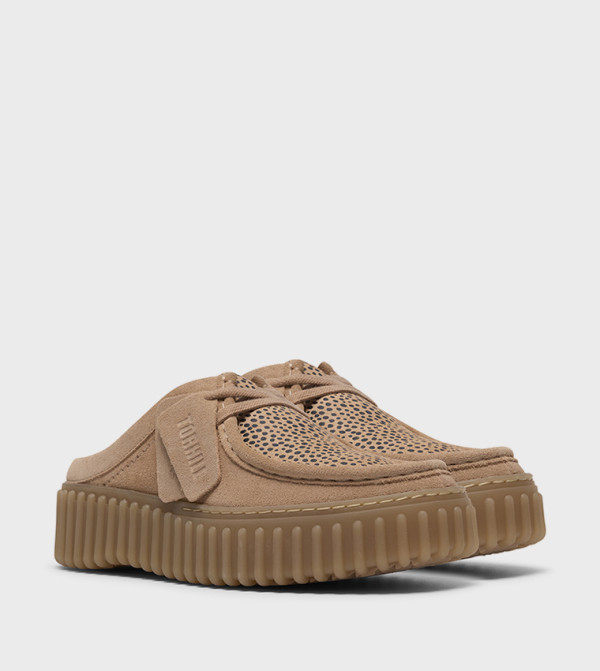 Clarks  Casual Slip-ons - Brown Casual Slip-ons