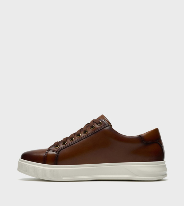 Clarks  Sneakers - Tan Low Top