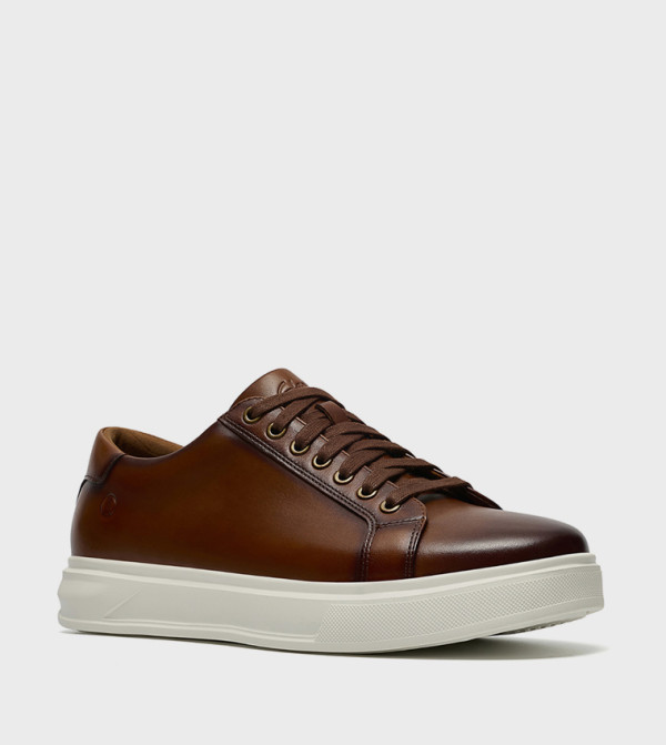 Clarks  Sneakers - Tan Low Top