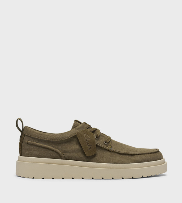 Clarks Sneakers - Olive Low Top