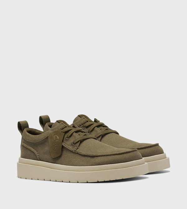 Clarks Sneakers - Olive Low Top