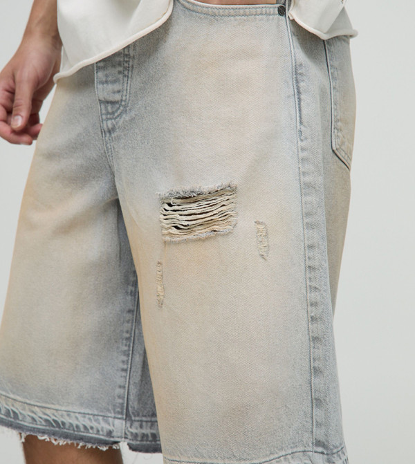 بوهو مان varsity - LIGHT GREY سراويل جينز قصيرة