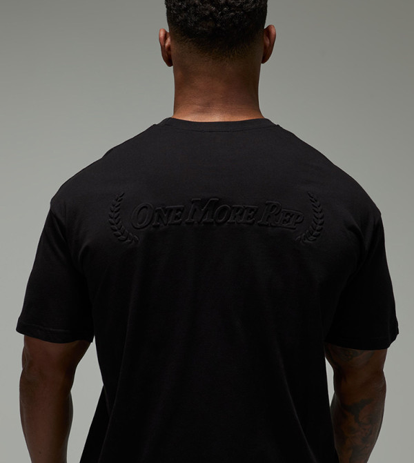 بوهو مان بوهو مان - أسود Round Neck T-Shirts