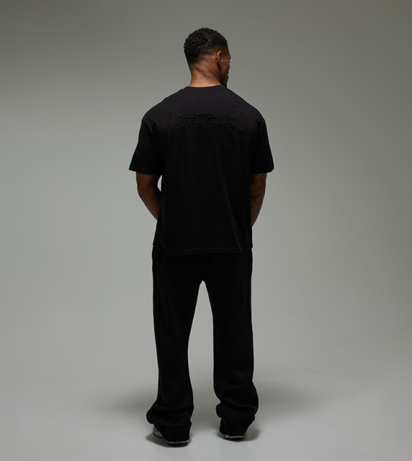 بوهو مان بوهو مان - أسود Round Neck T-Shirts