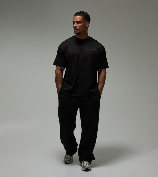 بوهو مان بوهو مان - أسود Round Neck T-Shirts