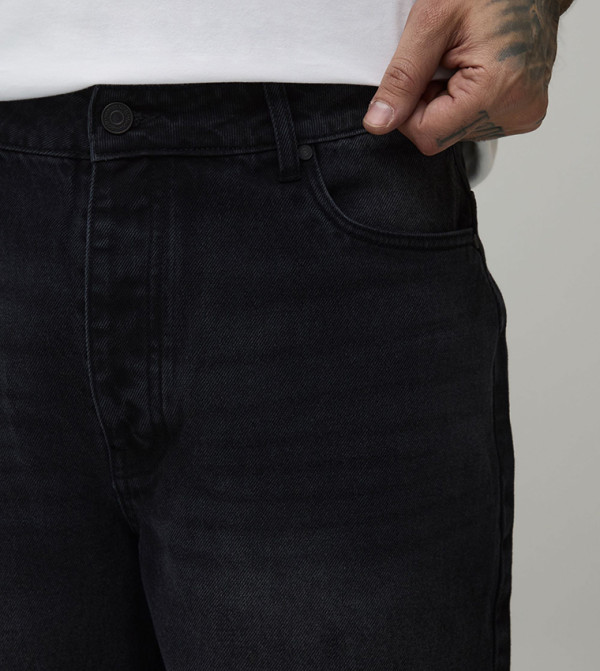 بوهو مان شورتات - أسود Denim shorts