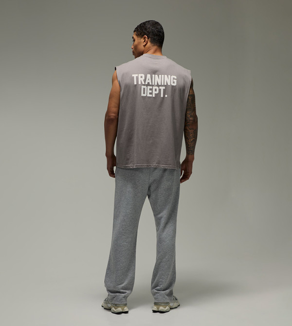 تريننج ديبت.  تيشيرتات وفانيلات  - رمادي T-Shirts & Vests