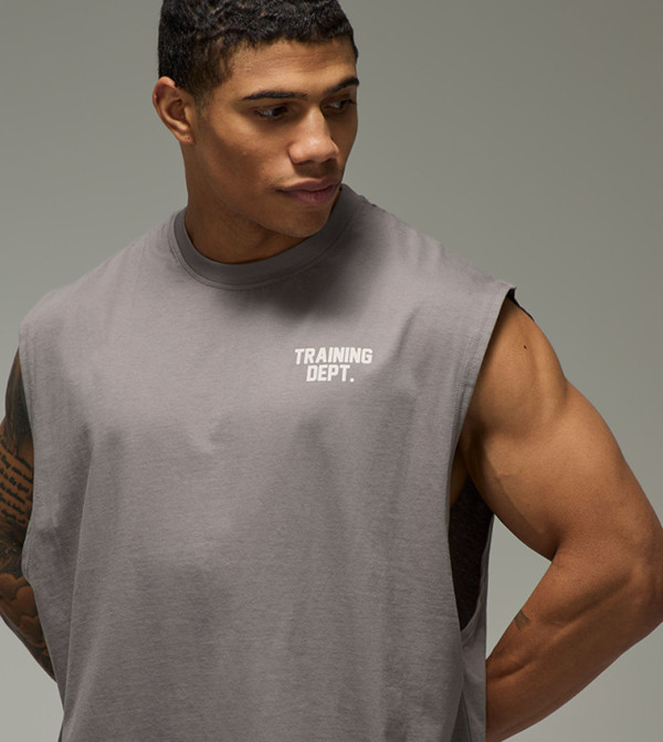 تريننج ديبت.  تيشيرتات وفانيلات  - رمادي T-Shirts & Vests