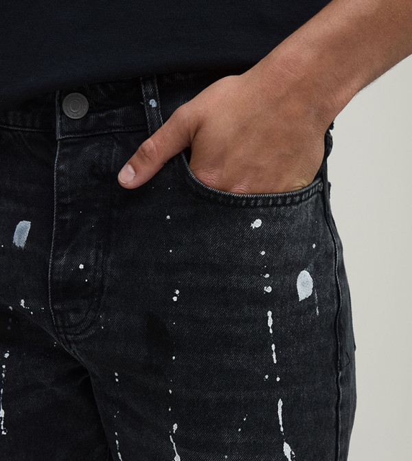 بوهو مان جينزات قصة قصيرة - أسود Tapered Jeans