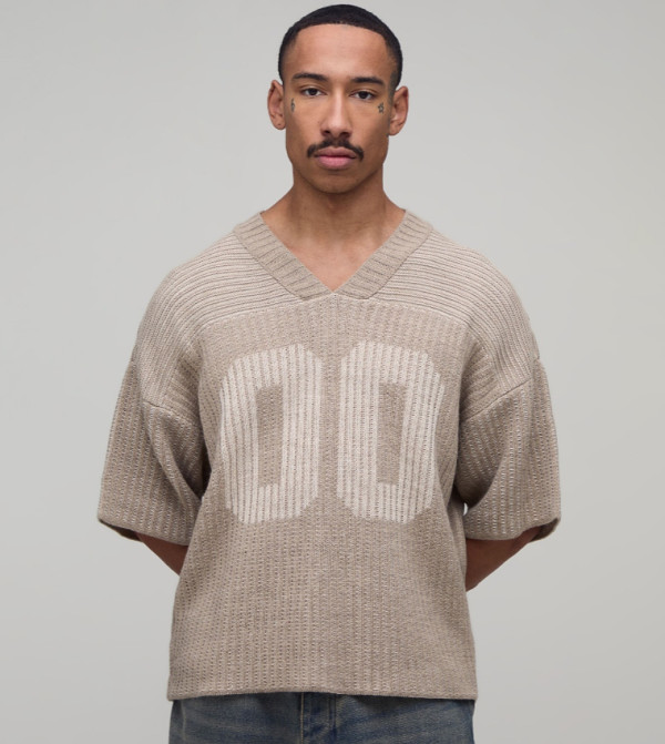 بوهو مان  سترات بياقة V  - بيج V-neck Sweaters