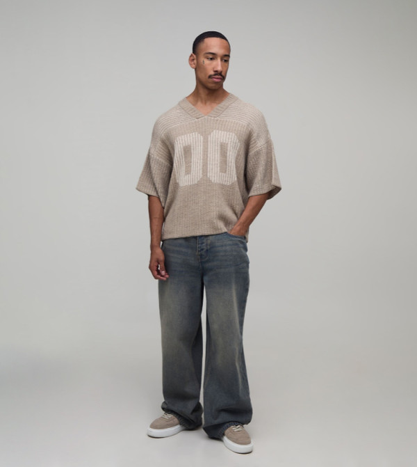 بوهو مان  سترات بياقة V  - بيج V-neck Sweaters