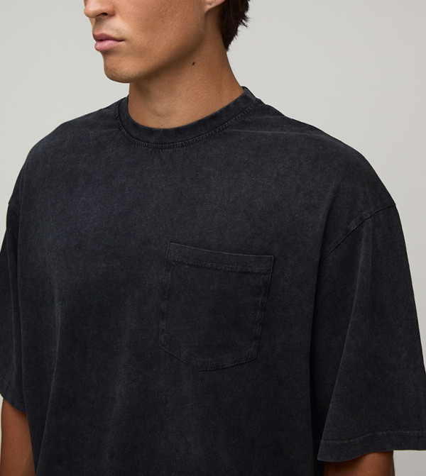 بوهو مان بوهو مان - أسود Round Neck T-Shirts