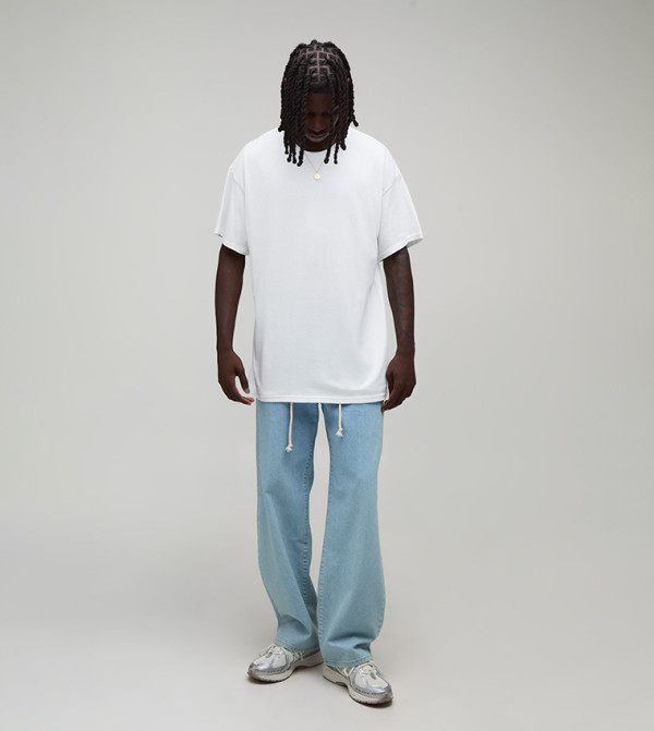 بوهو مان بوهو مان - أبيض Round Neck T-Shirts
