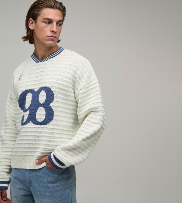بوهو مان  سترات بياقة V  - بيج V-neck Sweaters