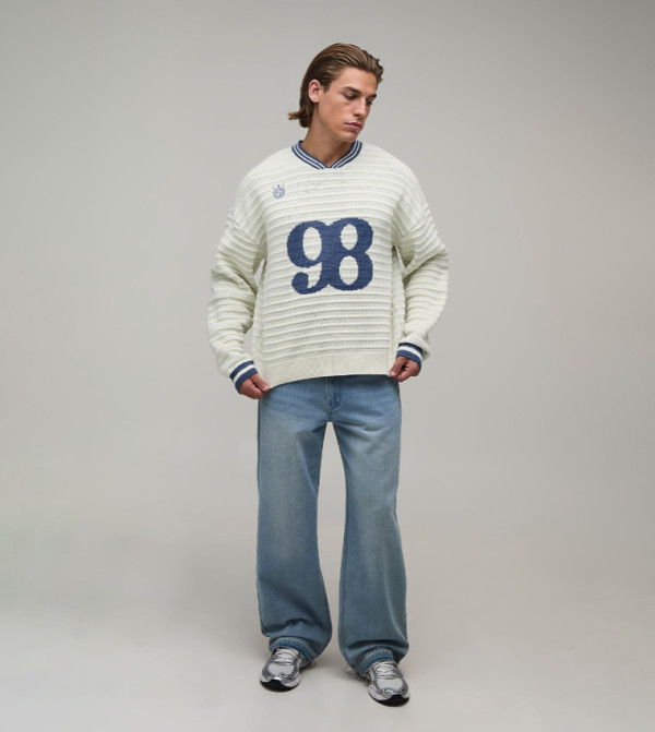 بوهو مان  سترات بياقة V  - بيج V-neck Sweaters