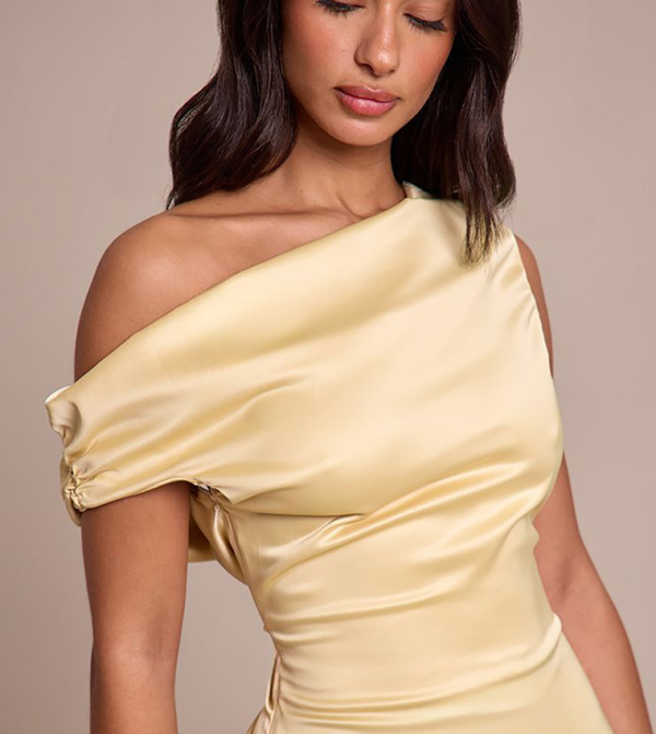 بريتي ليتل ثينغ بريتي ليتل ثينغ - أصفر Maxi Dresses
