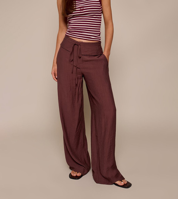 PrettyLittleThing PrettyLittleThing - Brown Casual Pants