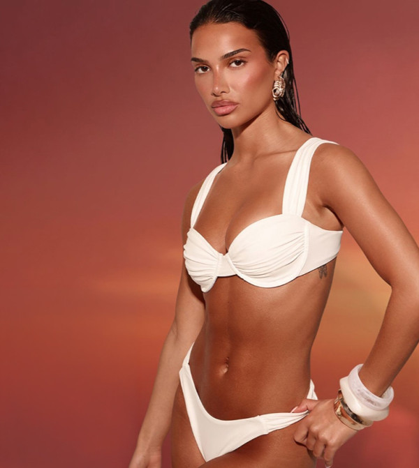 PrettyLittleThing Swimwear - White Bikini Tops
