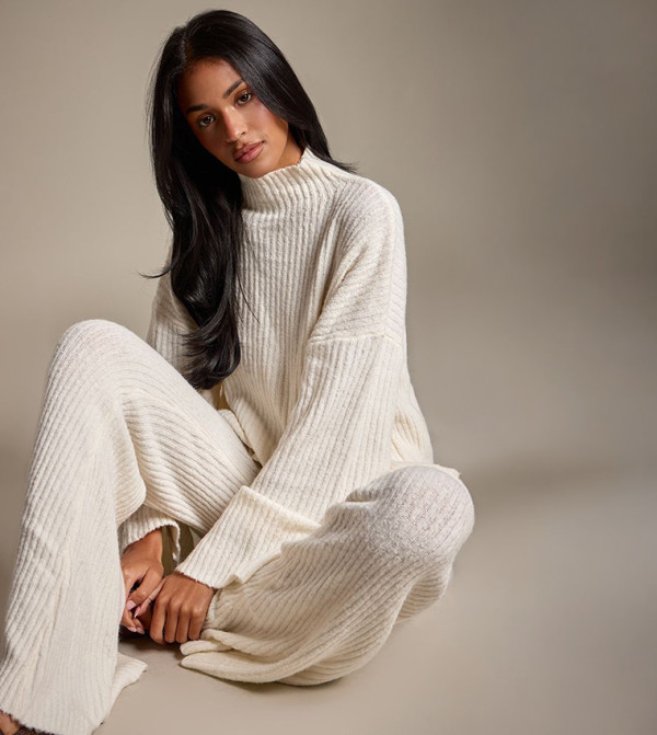بريتي ليتل ثينغ  سترات و كارديغانات - كريمي  Turtle neck Sweaters