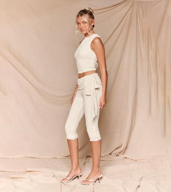 PrettyLittleThing PrettyLittleThing - Cream Casual Pants