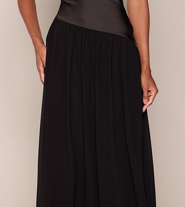 بريتي ليتل ثينغ بريتي ليتل ثينغ - أسود Maxi Dresses