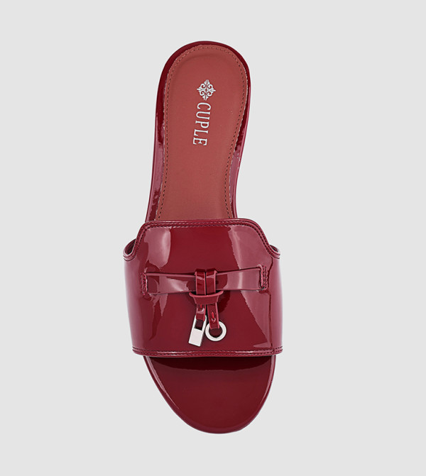 Cuple Cuple - Maroon Flat Sandals