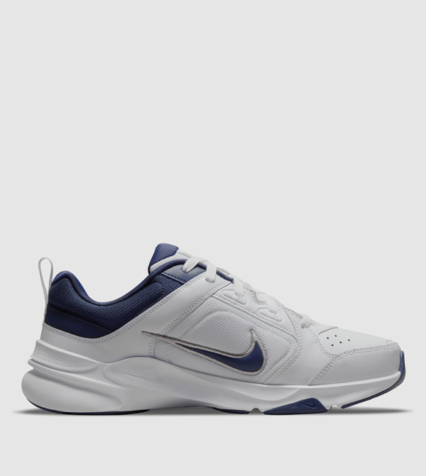 نايك sports shoes - أبيض أحذية برقبة منخفضة 