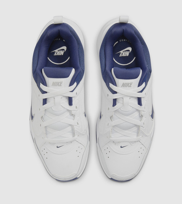 نايك sports shoes - أبيض أحذية برقبة منخفضة 