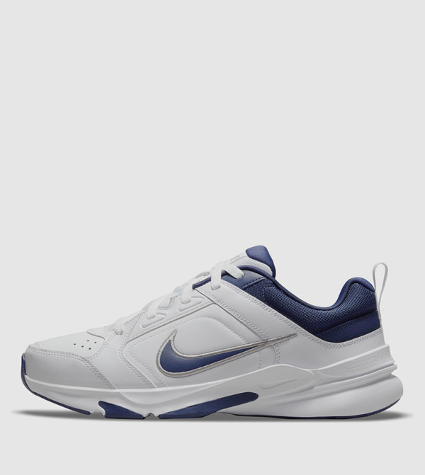 نايك sports shoes - أبيض أحذية برقبة منخفضة 