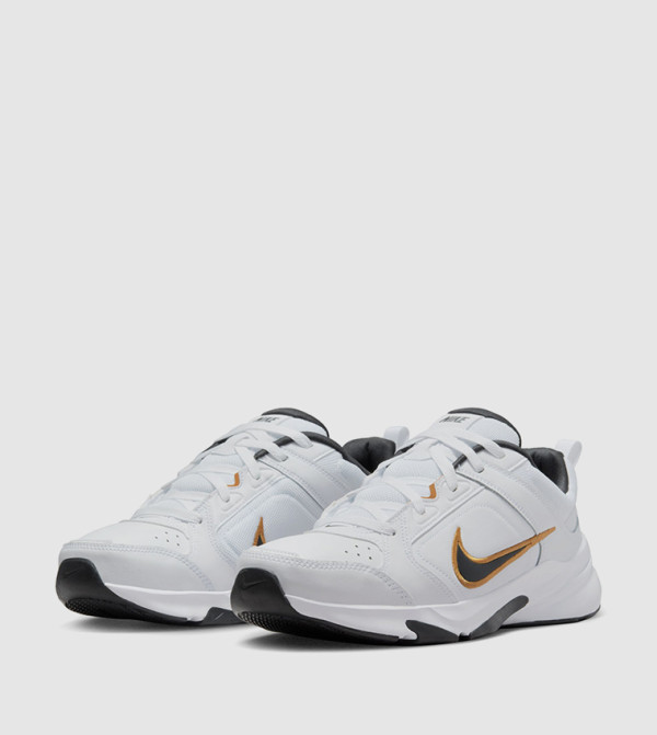 Nike  Collections - White Low Top