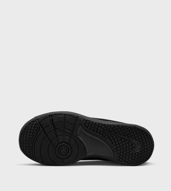Nike sport-and-active-play - Black Low Top