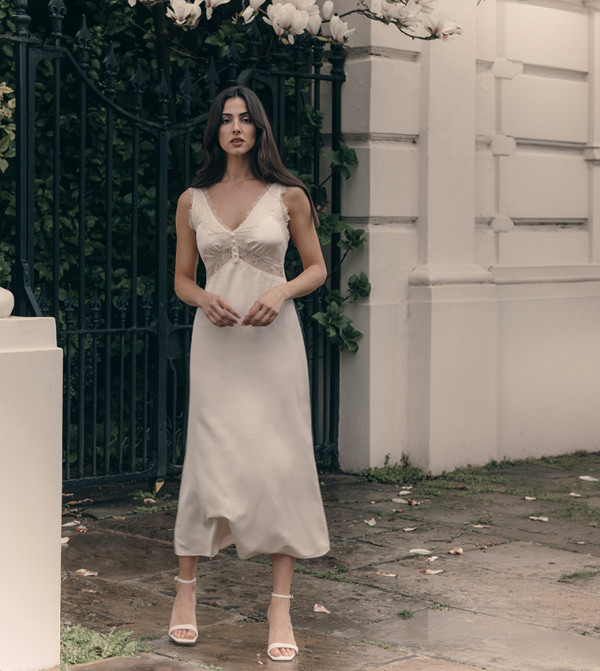 Lichi Lichi - Cream Midi Dresses