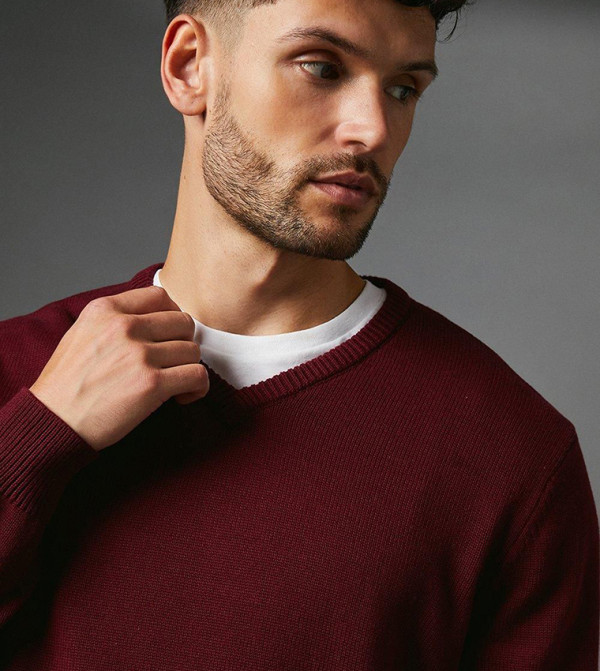 Maine V-neck Sweaters - Maroon V-neck Sweaters