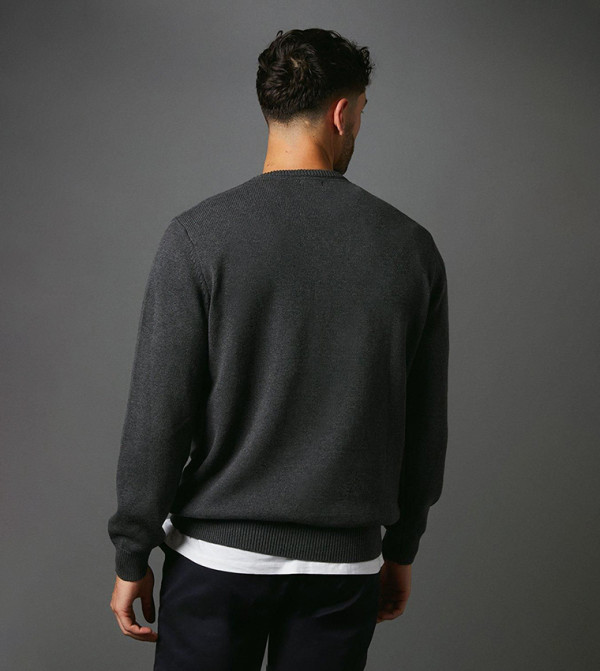 ماين  سترات بياقة V  - فحمي V-neck Sweaters