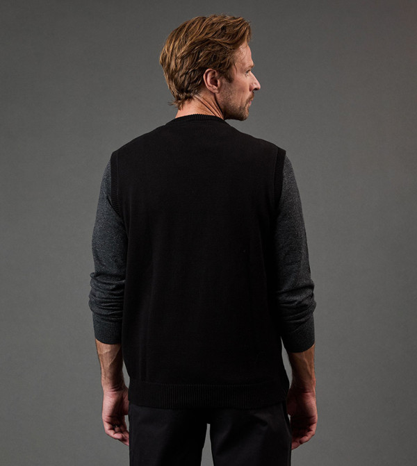 ماين  سترات بياقة V  - أسود V-neck Sweaters