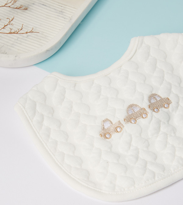 BABIES & MORE  Bibs & Hanky - White Bibs & Hanky