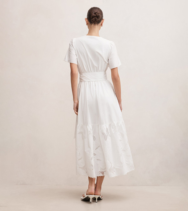 فوريفر نيو فساتين - أبيض Midi Dresses